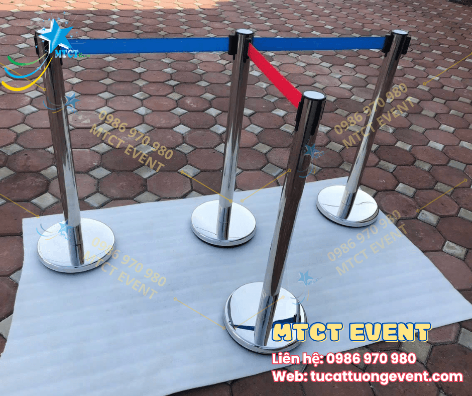 Trụ Barrier dây kéo 3